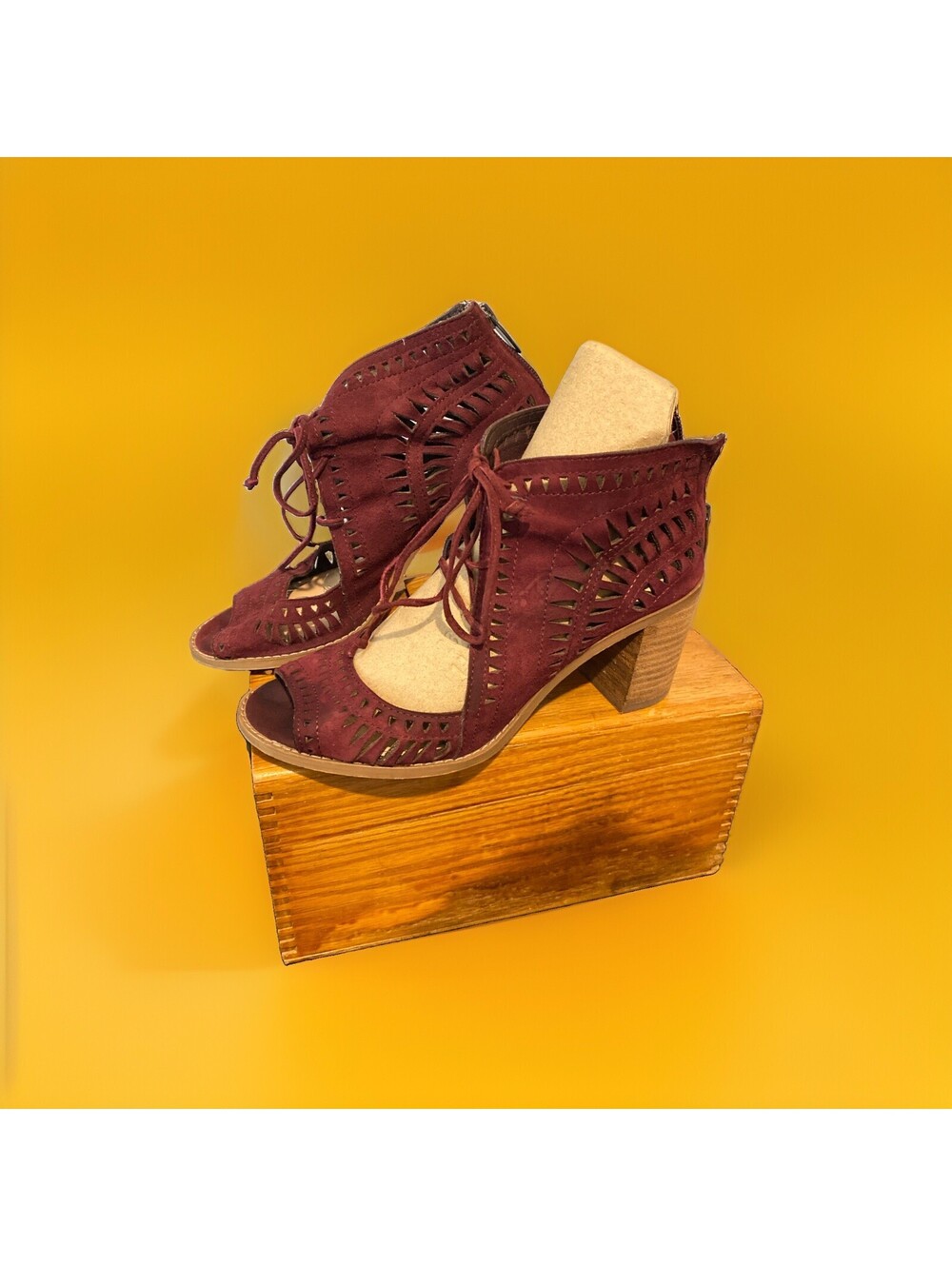 Vince Camuto Suede Open Toe Heel Sandals 7.5 37.5 Tarita Cutout Lace Up Burgundy